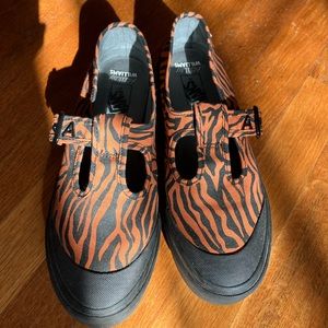 COPY - Vans Mary Janes Ashley Williams